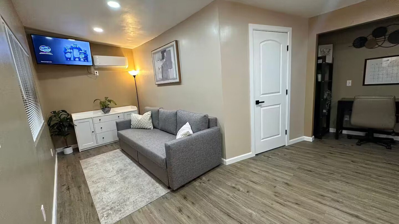 Photo of Livingroom in Madrona