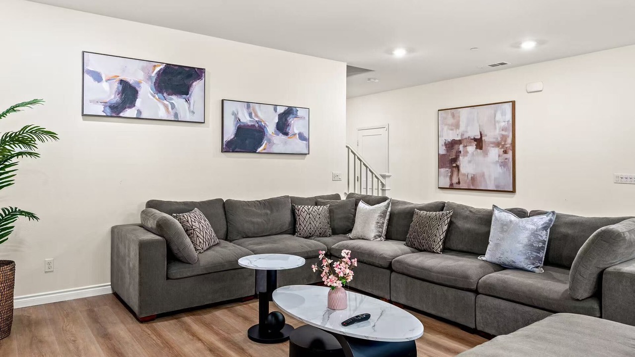 Photo of Livingroom in Ontario