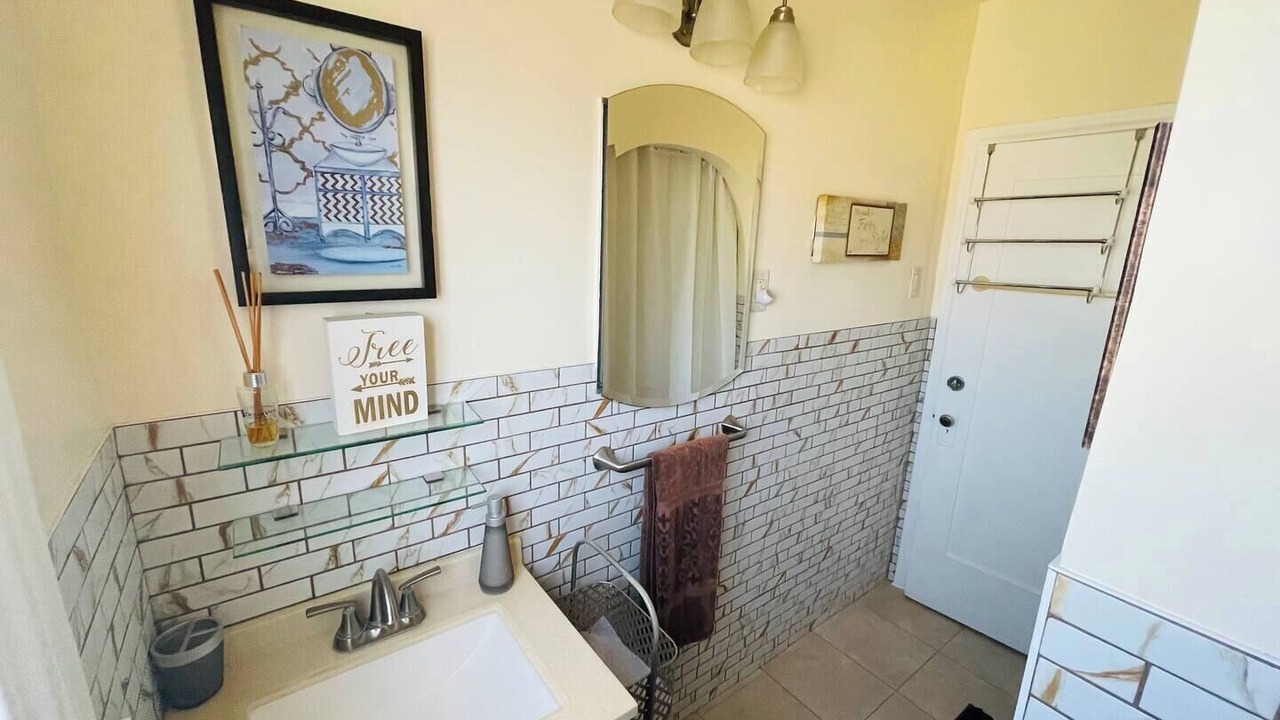 Photo of Bathroom in View Park-Windsor Hills