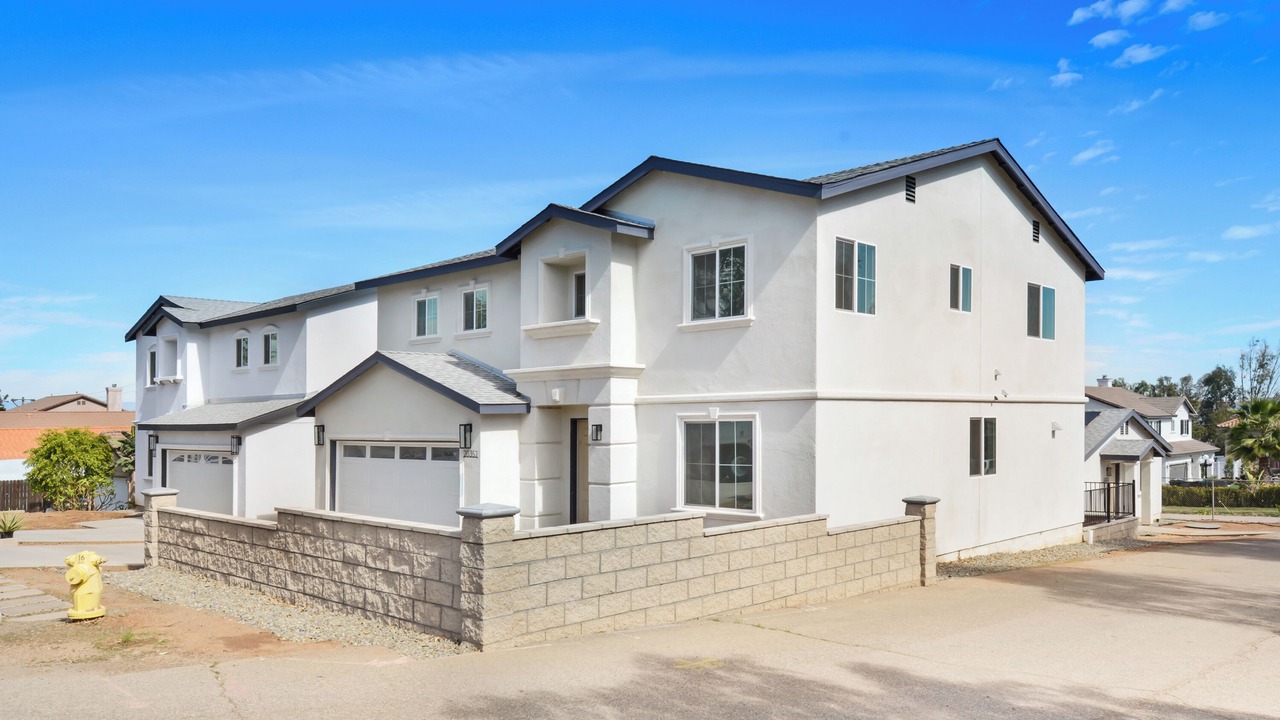 Photo of Outdoor in Corona