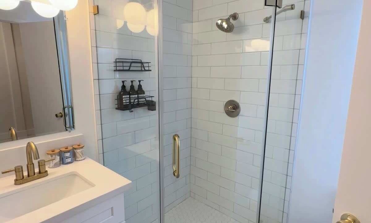 Photo of Bathroom in Marina Peninsula