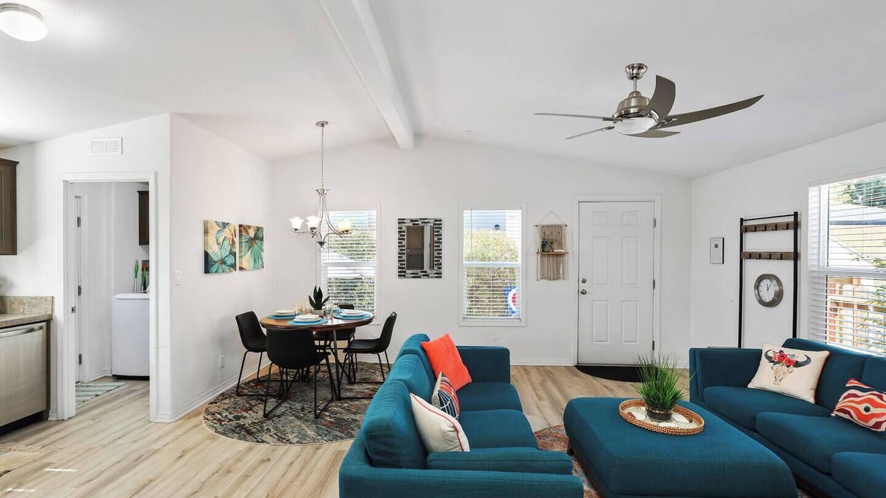 Photo of Livingroom in Norwalk