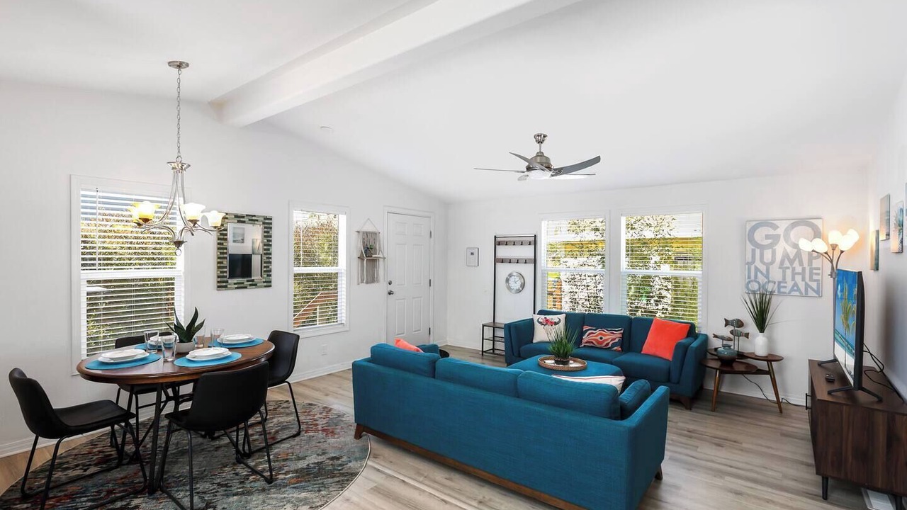 Photo of Livingroom in Norwalk