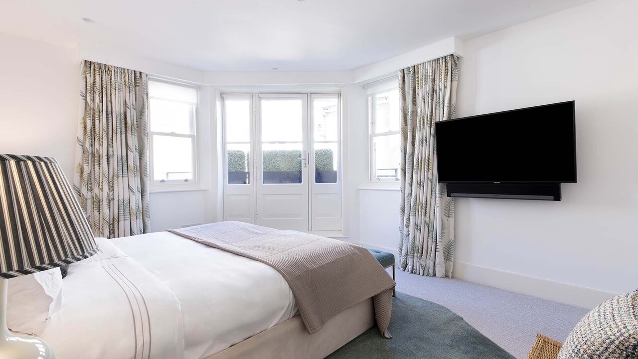 Photo of Bedroom in Royal Borough of Kensington and Chelsea
