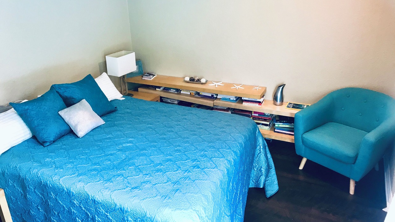 Photo of Bedroom in Lake Balboa