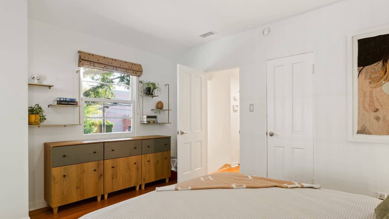 Photo of Bedroom in Beverly Grove
