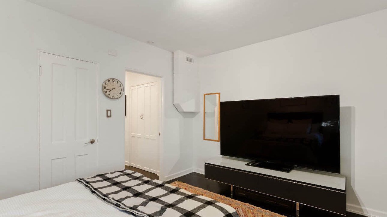 Photo of Bedroom in Beverly Grove