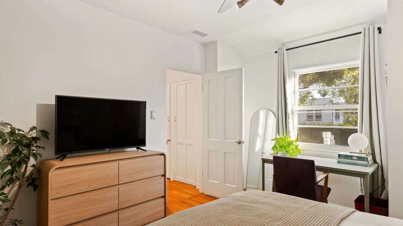 Photo of Bedroom in Beverly Grove