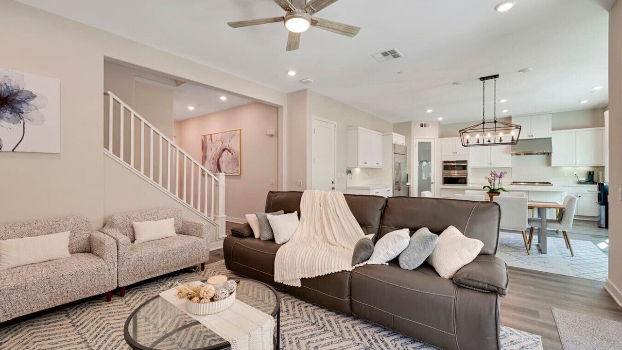 Photo of Bedroom in Lake Forest