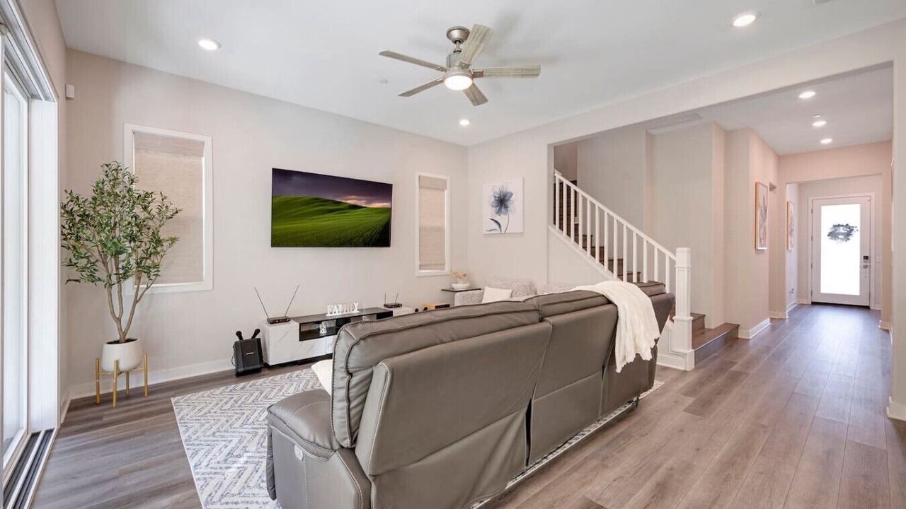 Photo of Bedroom in Lake Forest