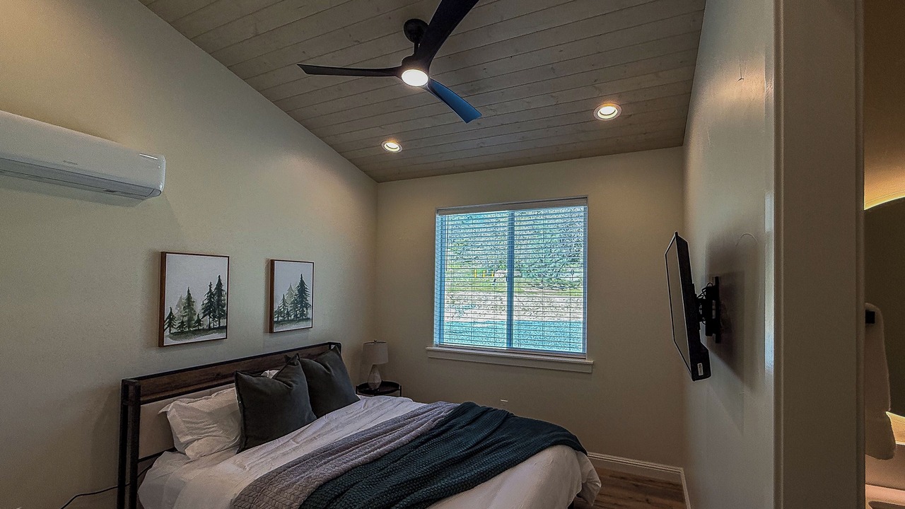 Photo of Bedroom in Coarsegold