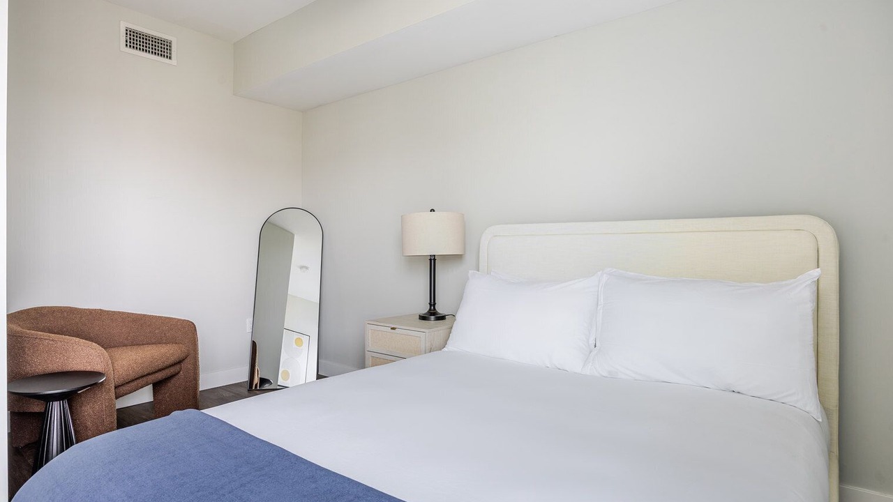 Photo of Bedroom in NoHo Arts District