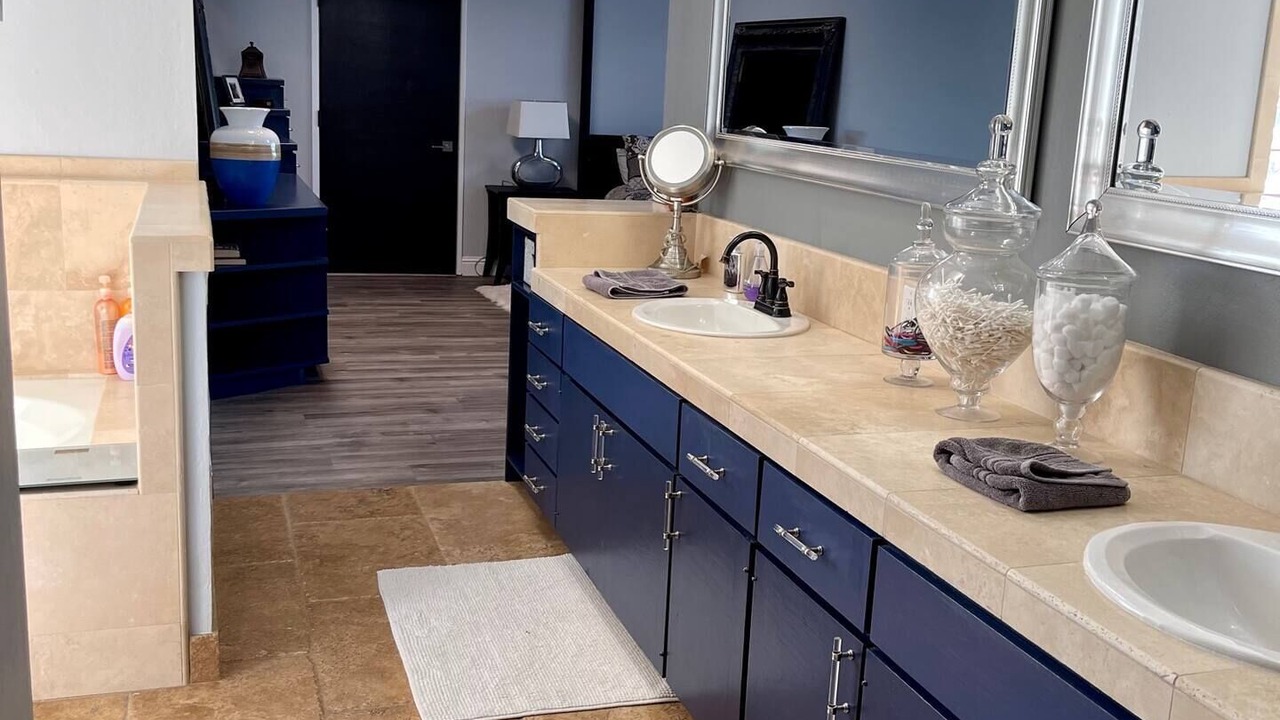 Photo of Bathroom in Discovery Bay