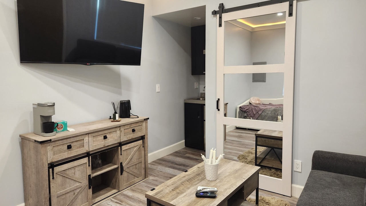 Photo of Bedroom in Woodland Hills