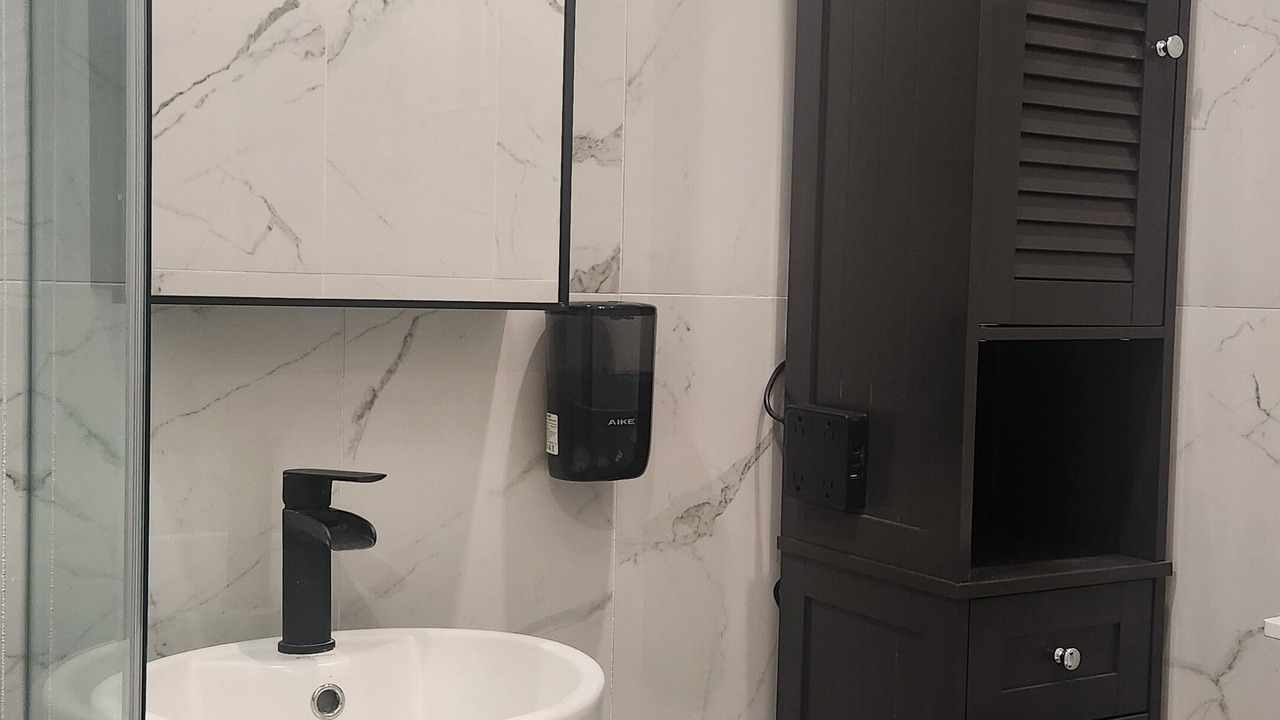 Photo of Bathroom in Woodland Hills
