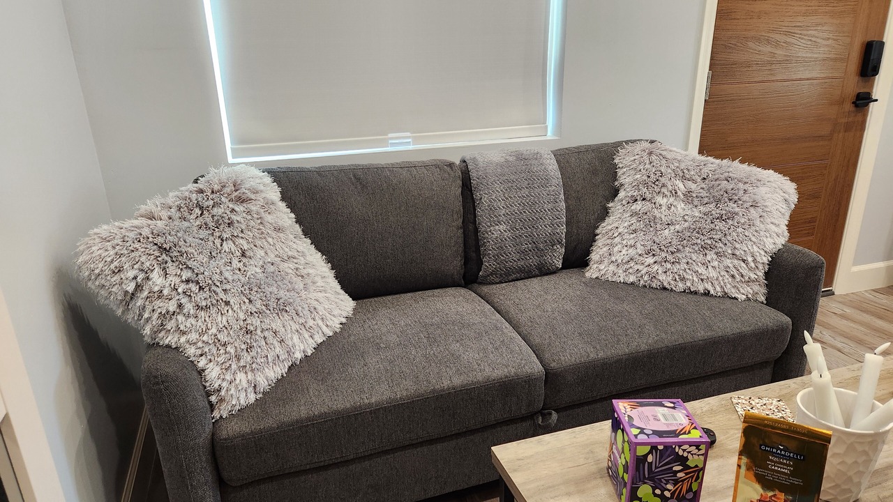 Photo of Livingroom in Woodland Hills