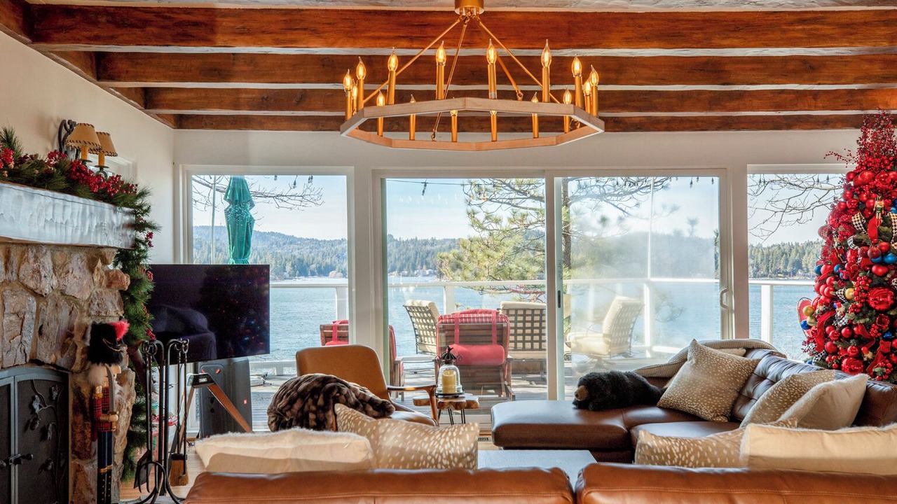 Photo of Livingroom in Cedar Glen