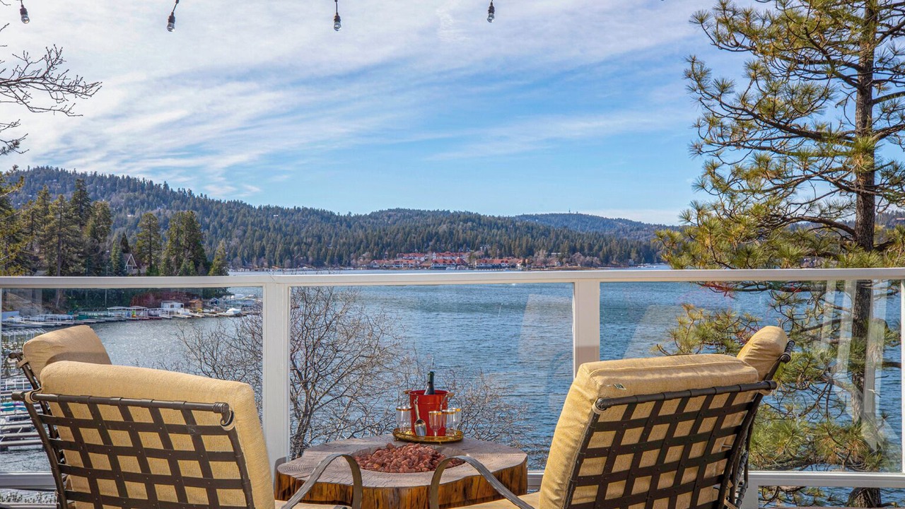 Photo of Patio Balcony in Cedar Glen