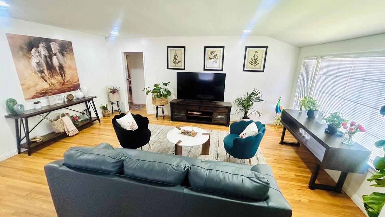 Photo of Livingroom in Montebello