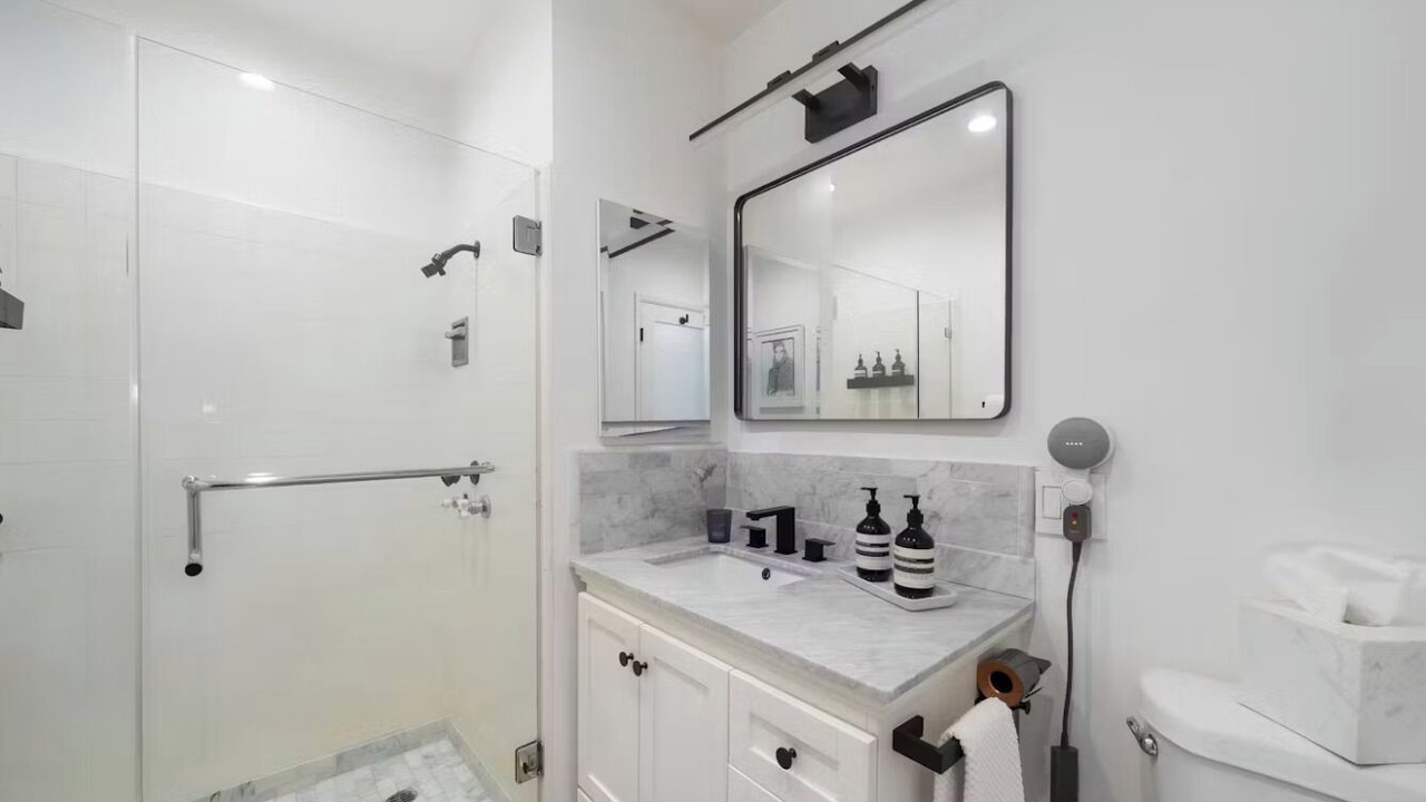 Photo of Bathroom in Los Feliz