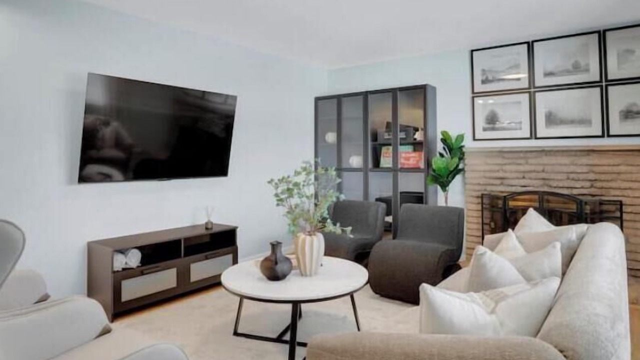 Photo of Livingroom in Bay Area