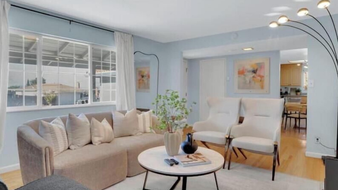 Photo of Livingroom in Bay Area