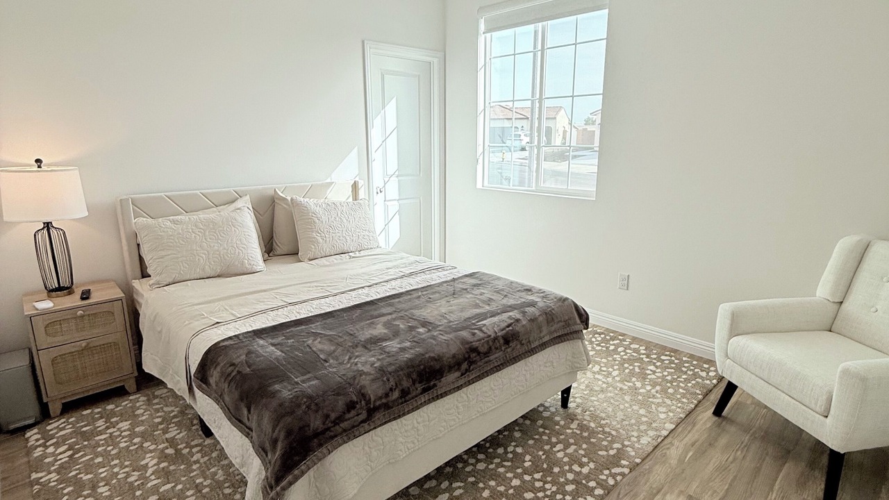 Photo of Bedroom in Homeland