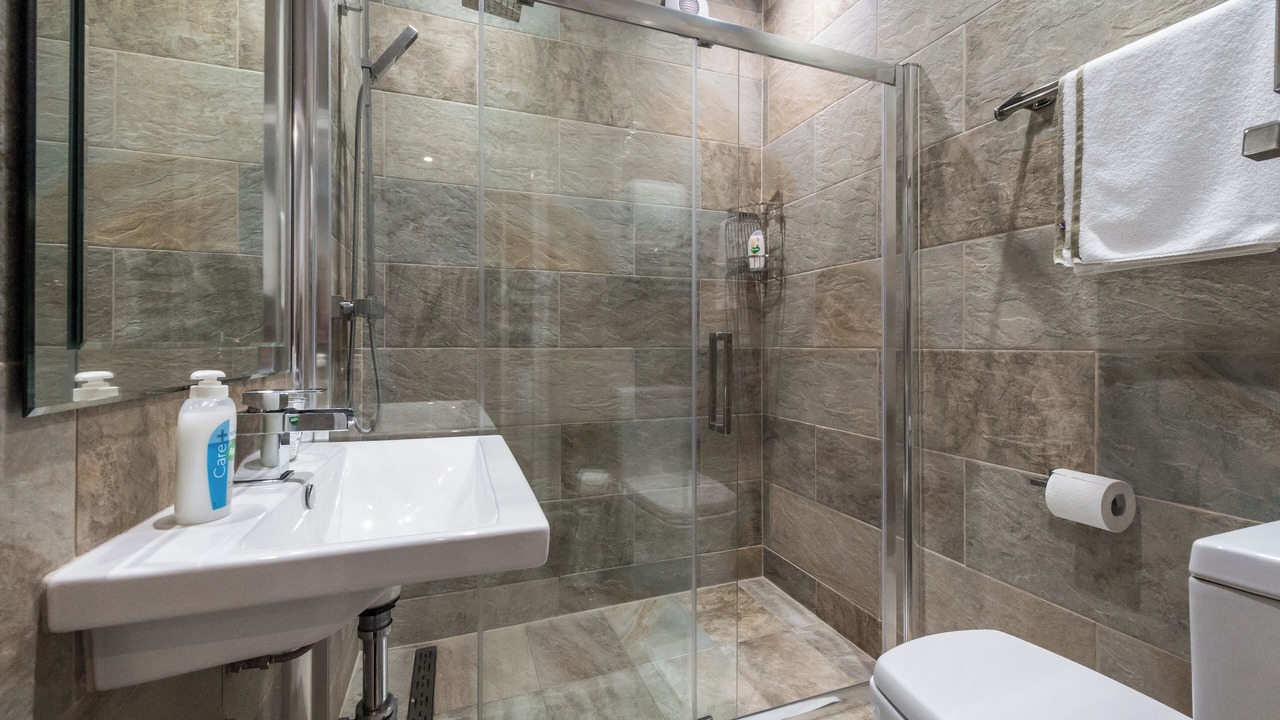 Photo of Bathroom in Brondesbury Park