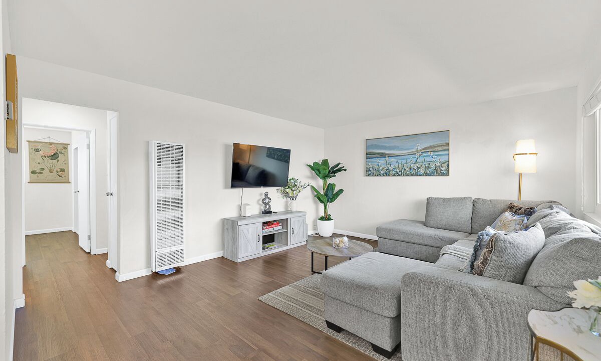 Photo of Livingroom in Central Berkeley