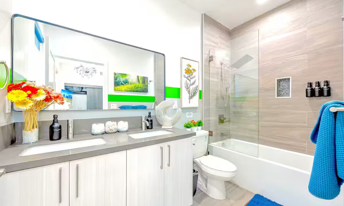 Photo of Bathroom in North Hollywood