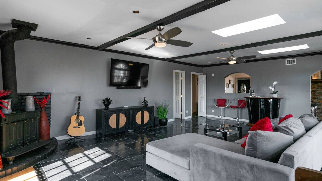 Photo of Livingroom in View Park-Windsor Hills