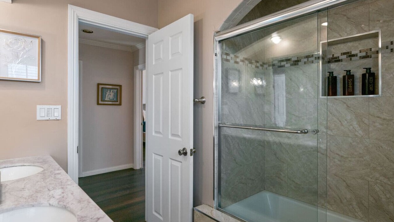 Photo of Bathroom in View Park-Windsor Hills