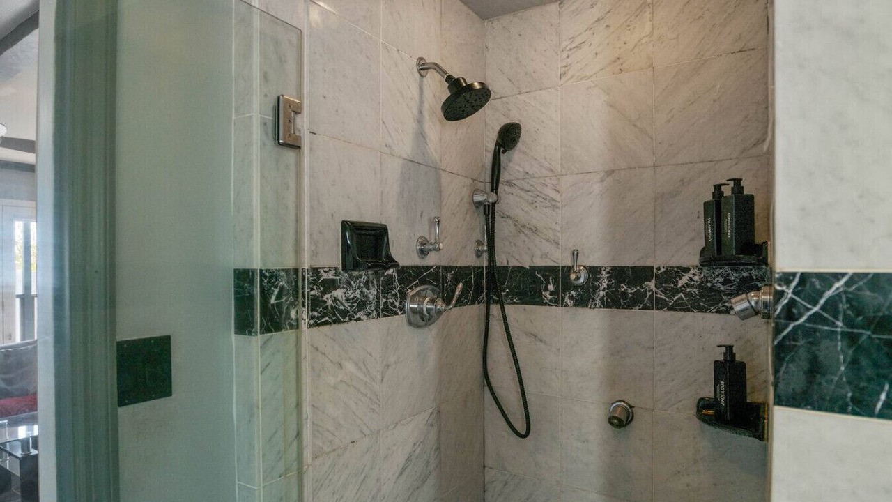 Photo of Bathroom in View Park-Windsor Hills