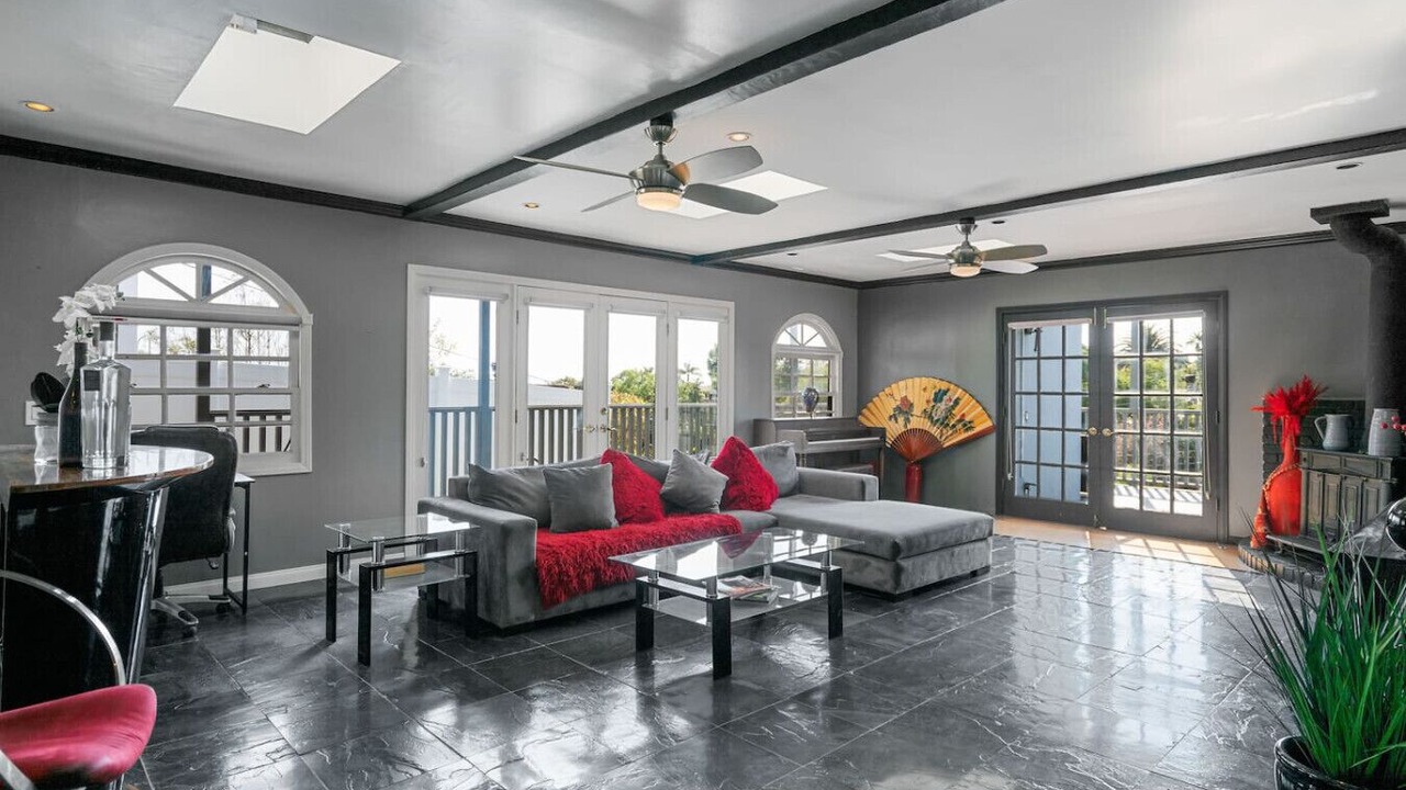 Photo of Livingroom in View Park-Windsor Hills