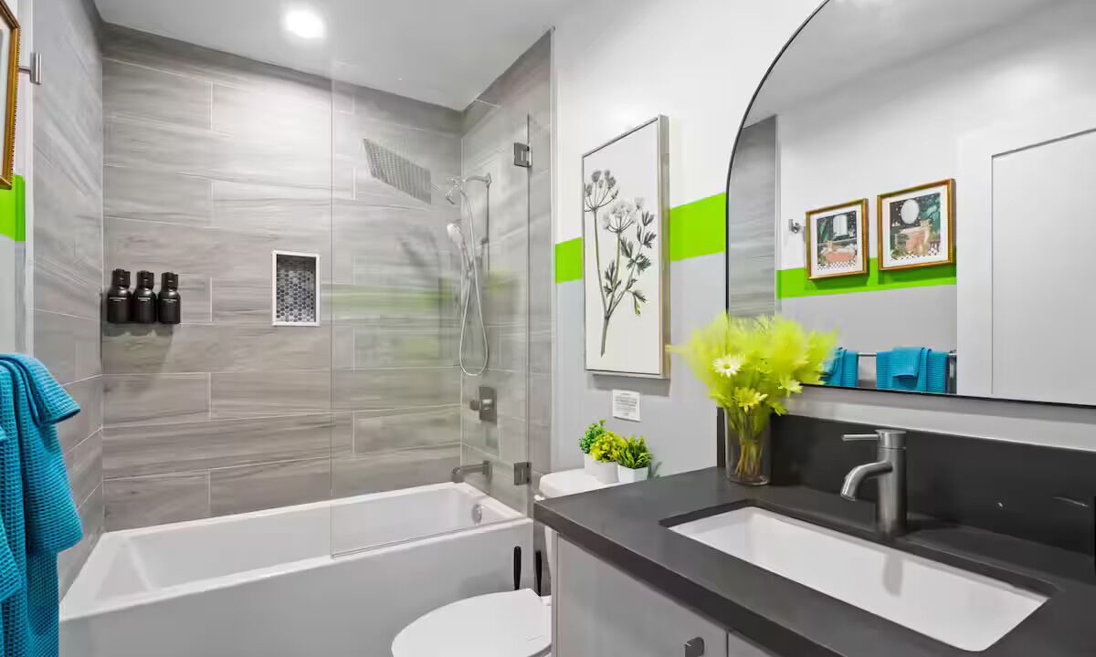 Photo of Bathroom in North Hollywood