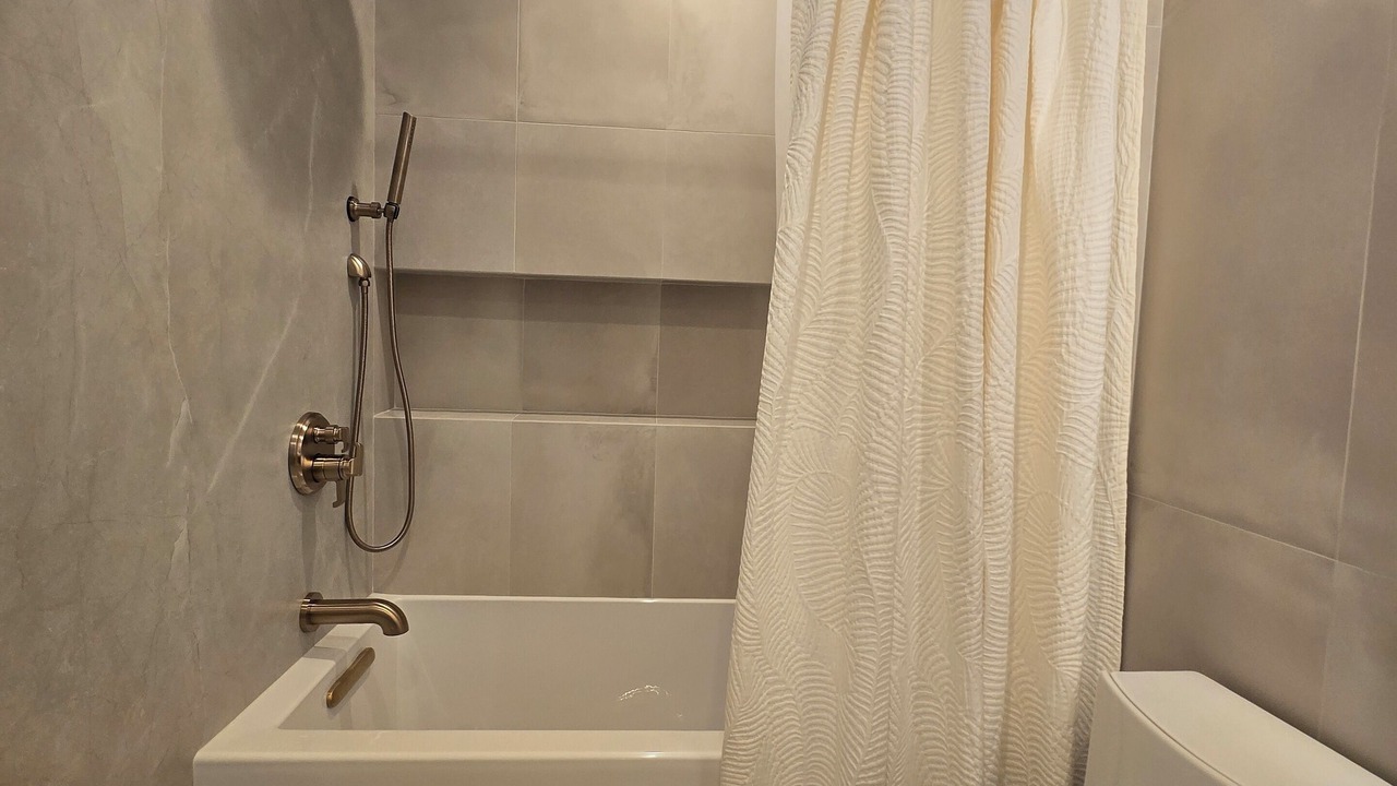 Photo of Bathroom in Verdugo Woodlands
