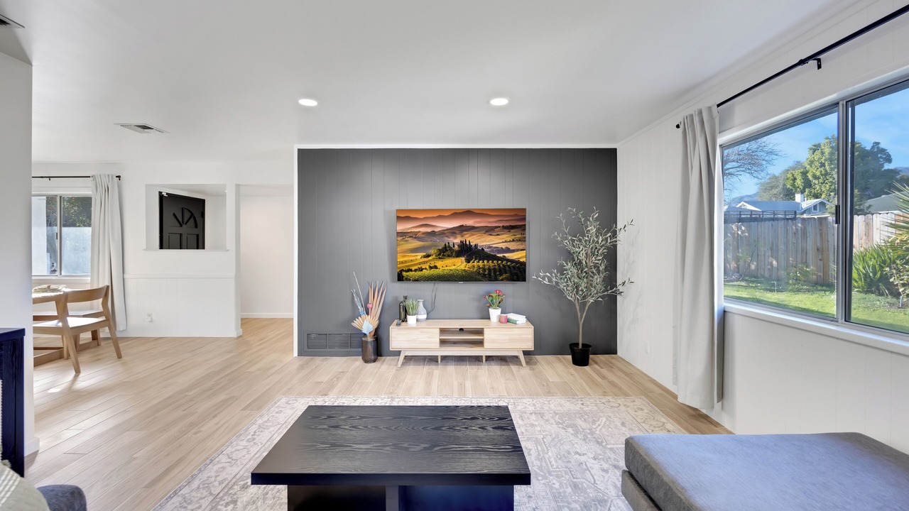 Photo of Livingroom in Azusa