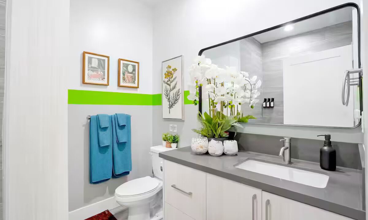 Photo of Bathroom in North Hollywood