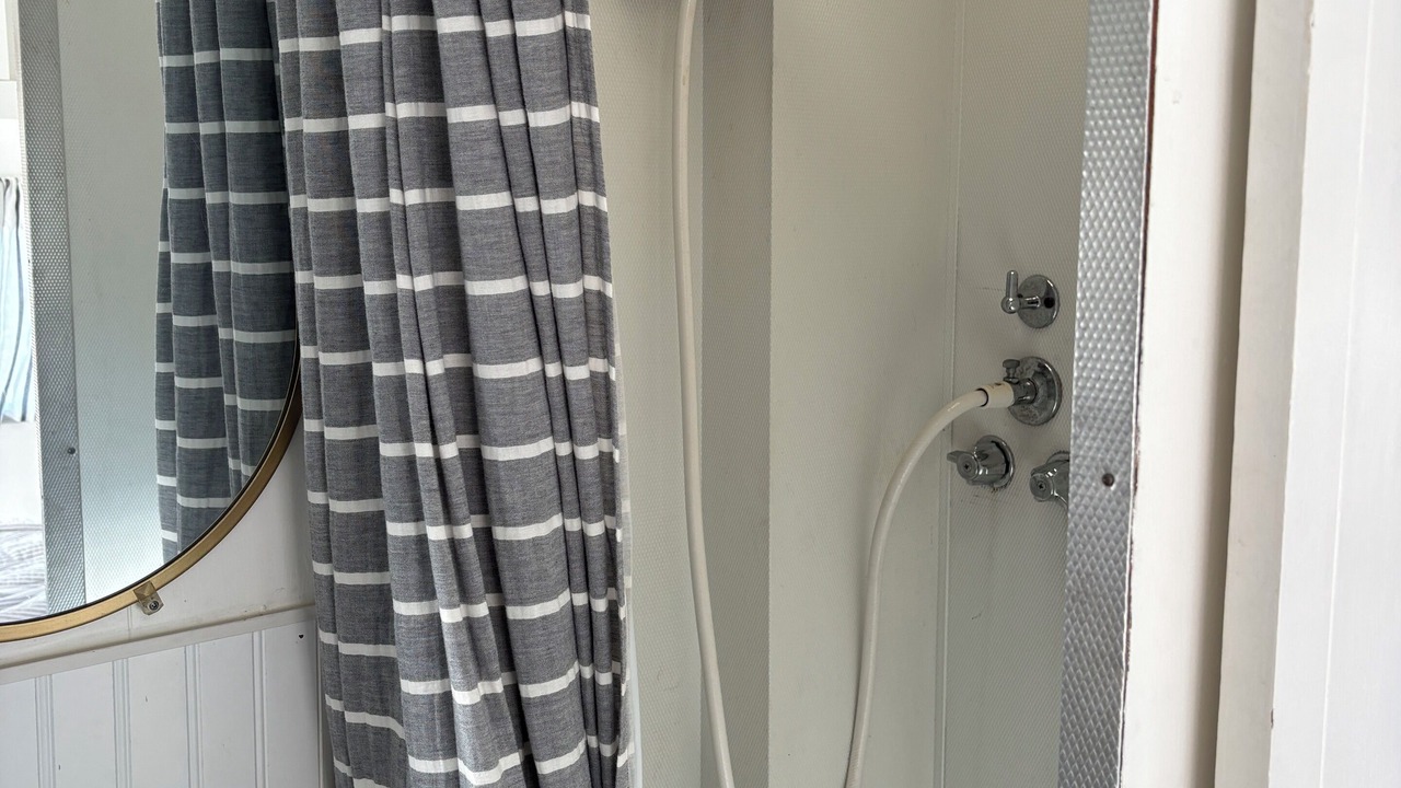 Photo of Bathroom in Harbor