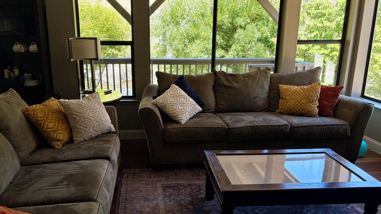 Photo of Livingroom in Kernville