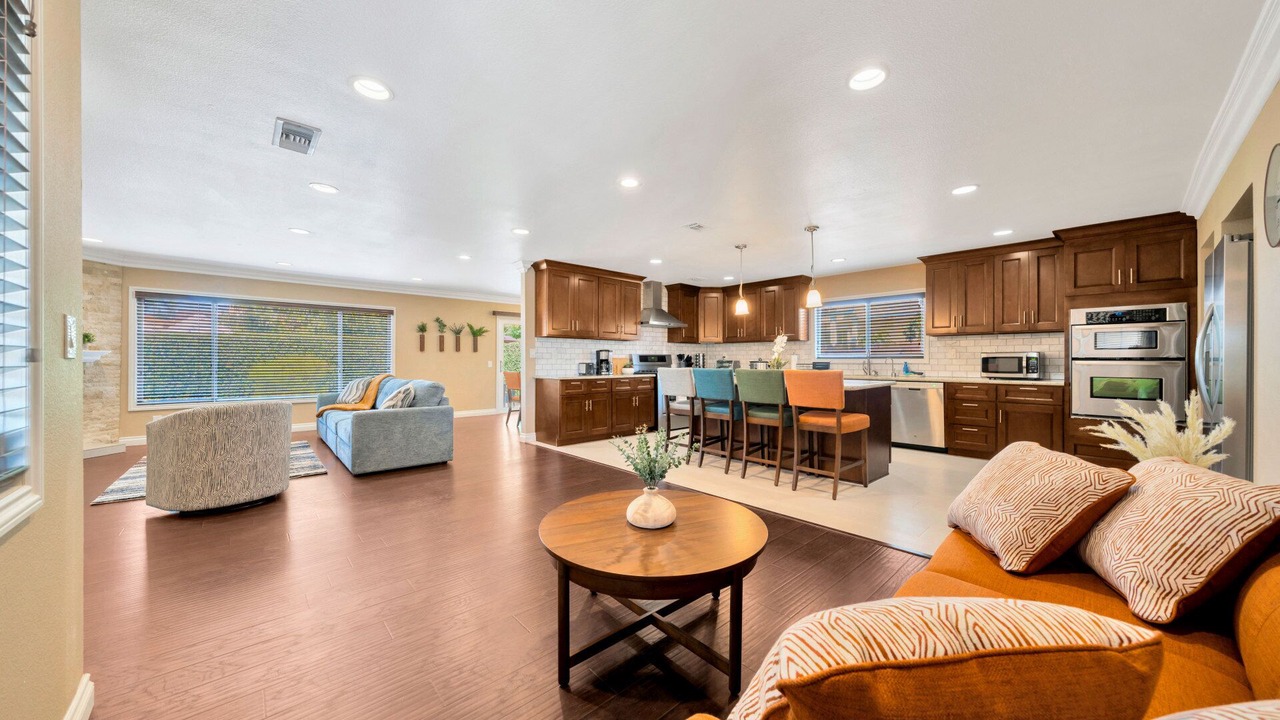 Photo of Livingroom in Tustin