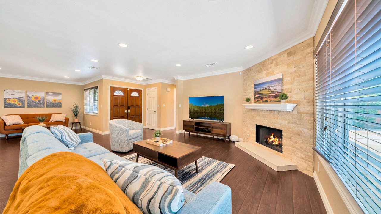 Photo of Livingroom in Tustin