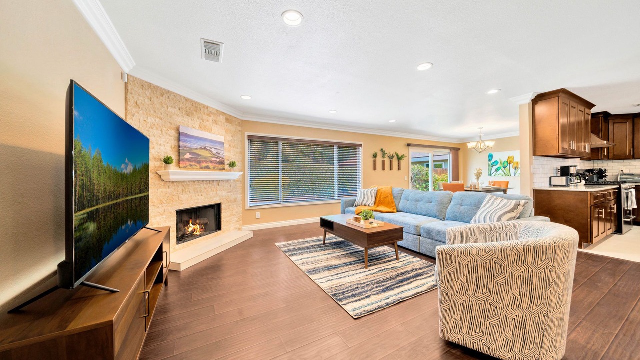 Photo of Livingroom in Tustin