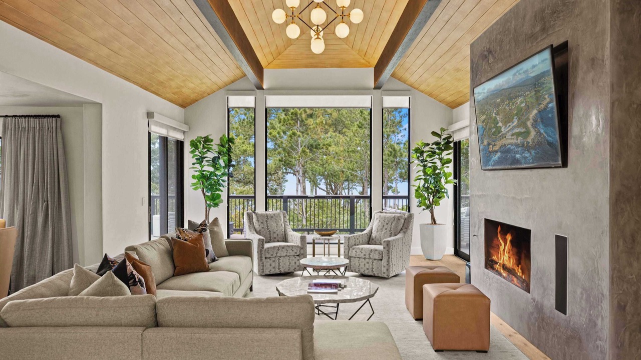 Photo of Livingroom in Del Monte Forest