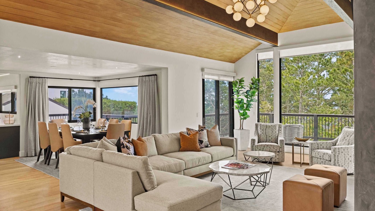 Photo of Livingroom in Del Monte Forest