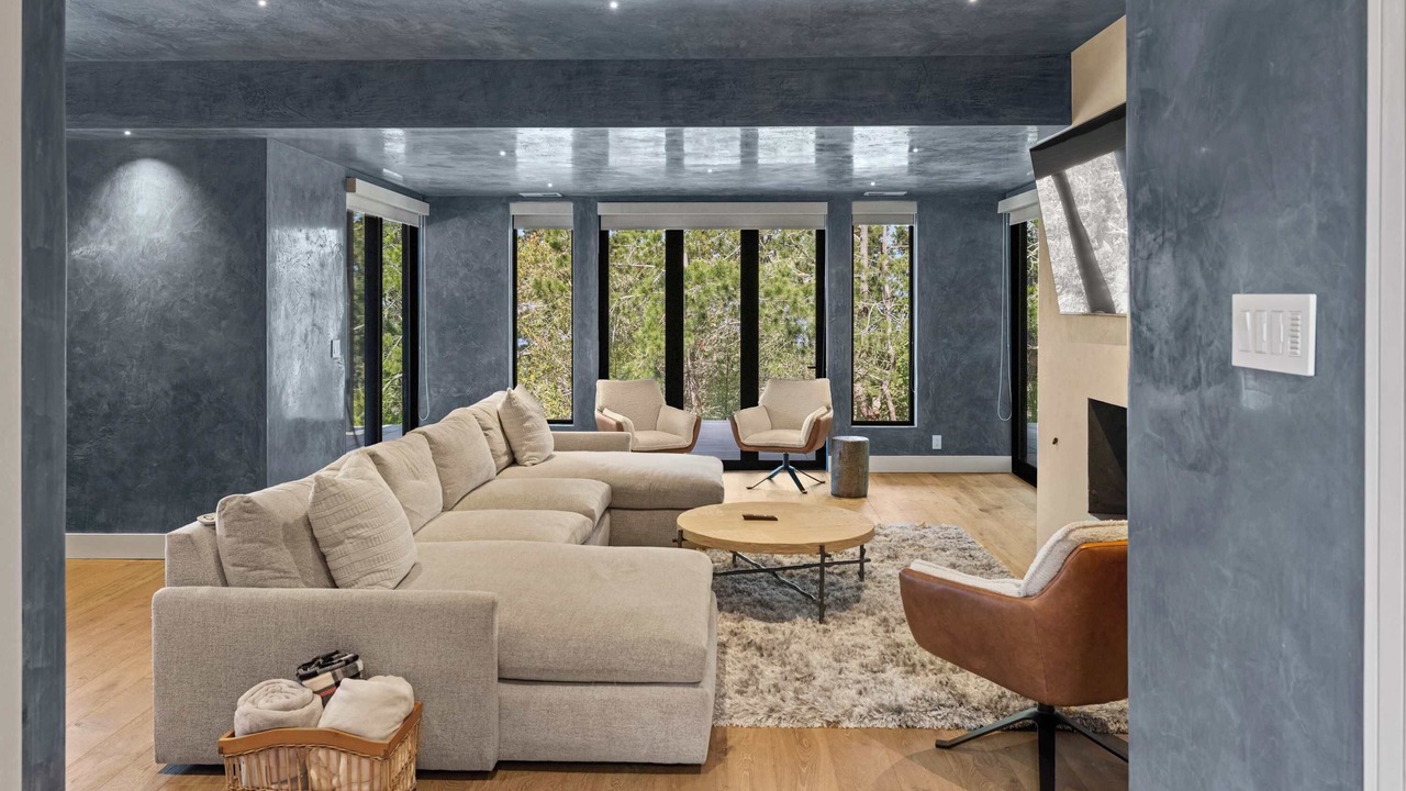Photo of Livingroom in Del Monte Forest