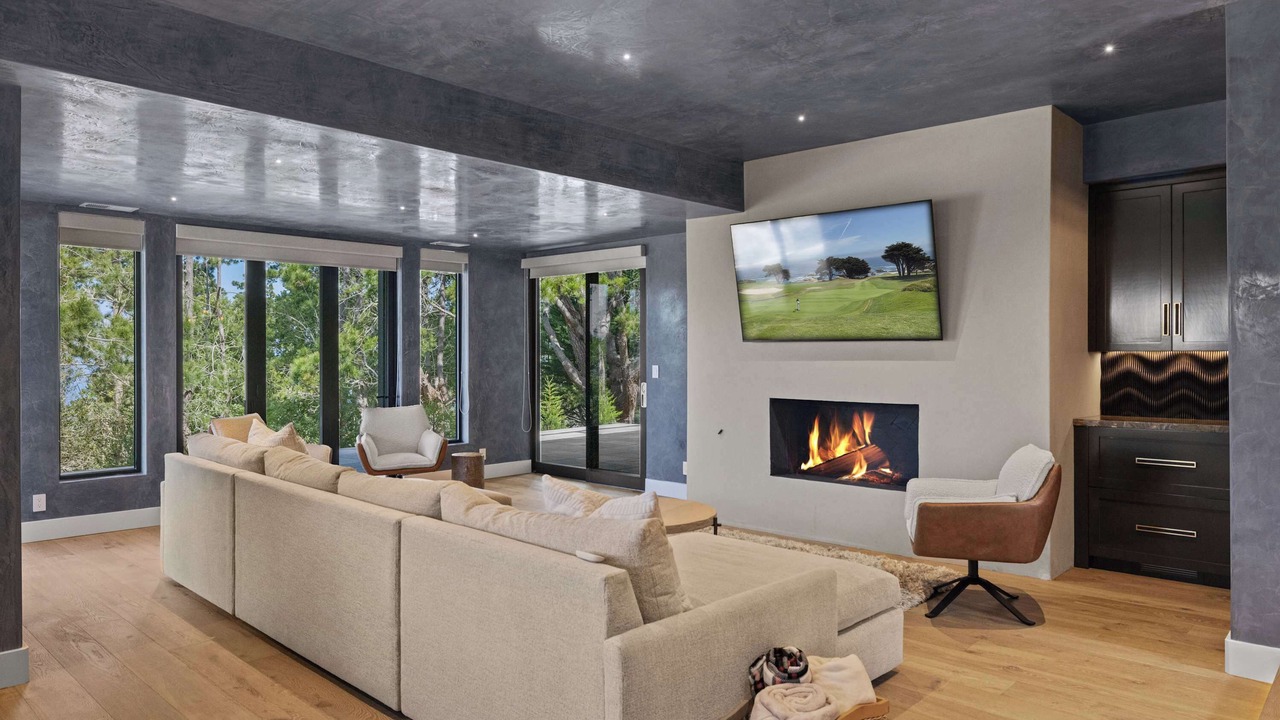Photo of Livingroom in Del Monte Forest