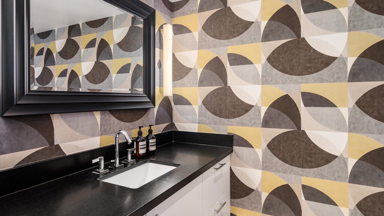 Photo of Bathroom in Crenshaw