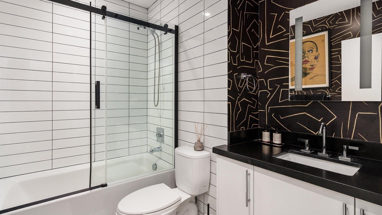 Photo of Bathroom in Crenshaw