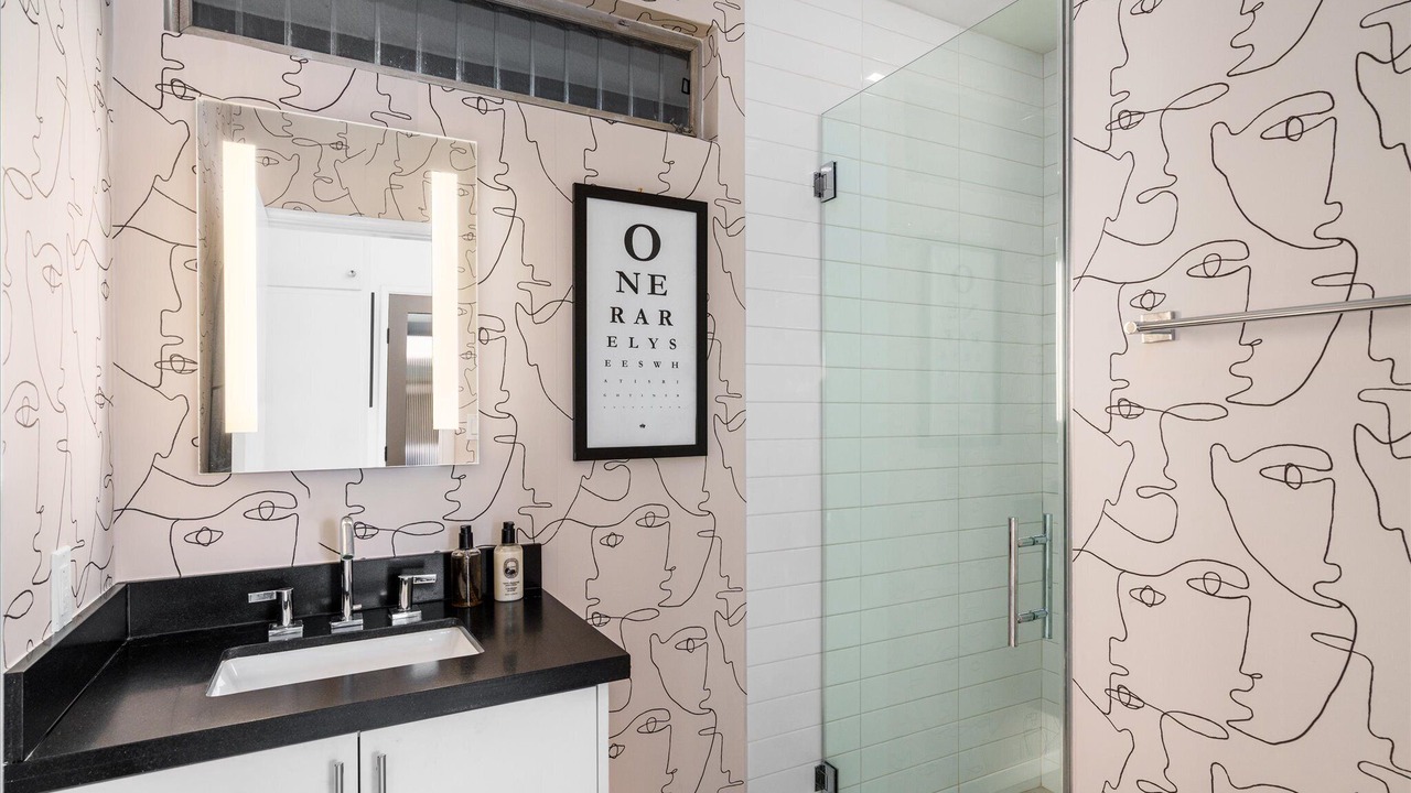 Photo of Bathroom in Crenshaw